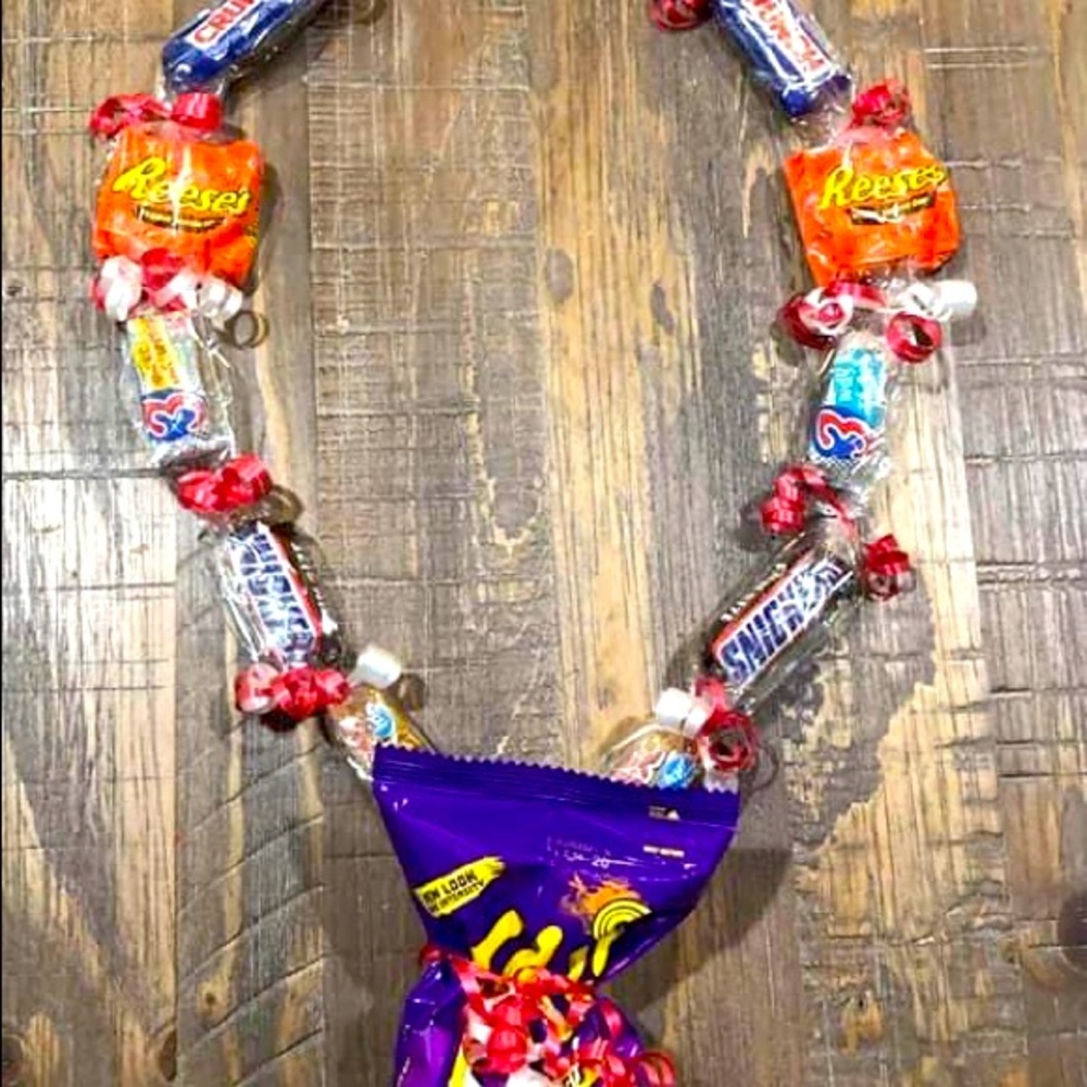 Graduation ๐ฉโ๐๐จโ๐ leis - Picture 5 of 15